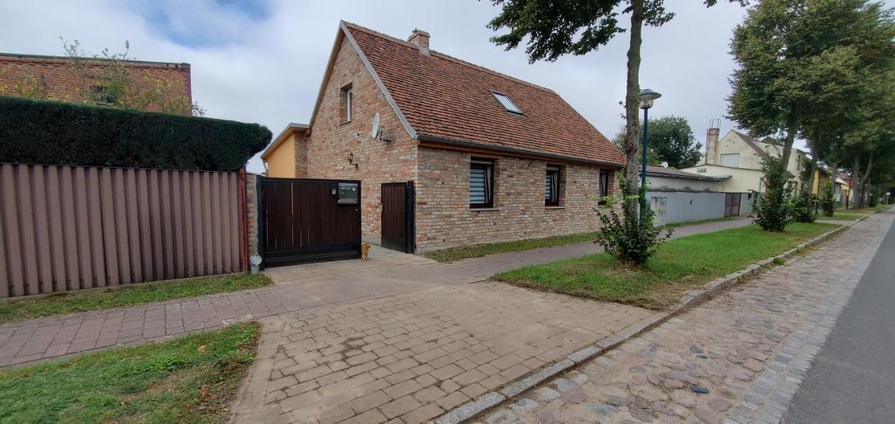 Villa Haus Oderbruch à Neulewin Extérieur photo